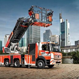 Grundrahmen für Feuerwehrfahrzeuge mit Drehleiteraufbauten